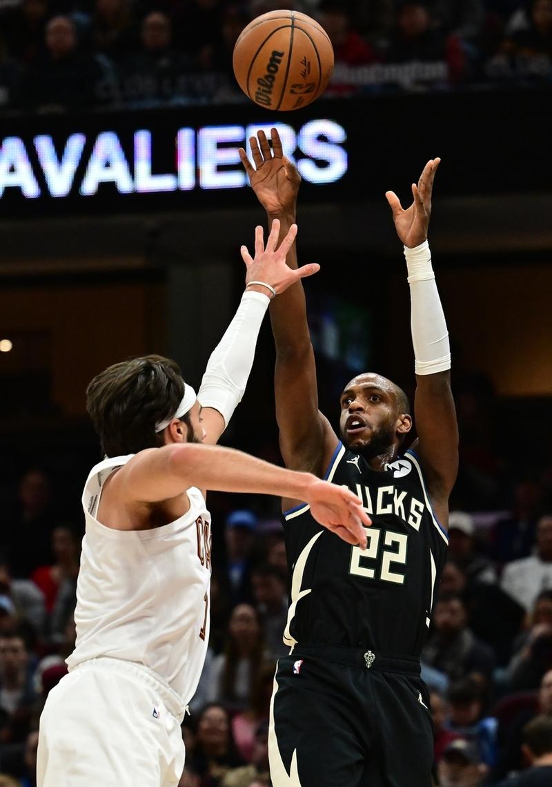 赛前密尔沃基雄鹿备战德甲;单刀错失细节曝光;质疑声仍在;纪律约束更严格的简单介绍 赛前密尔沃基雄鹿备战德甲;单刀错失细节曝光;质疑声仍在;纪律约束更严格的简单介绍